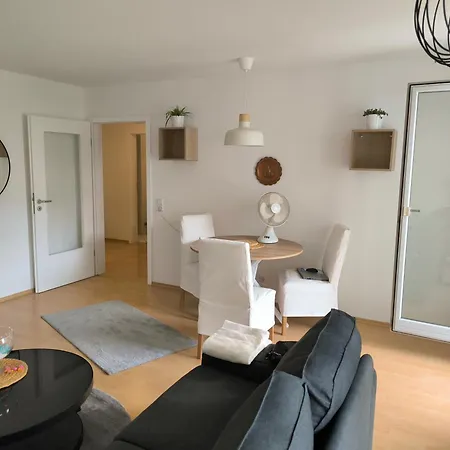 Ruhige 2 Zimmer Mit Balkon Unweit Vom Panometer